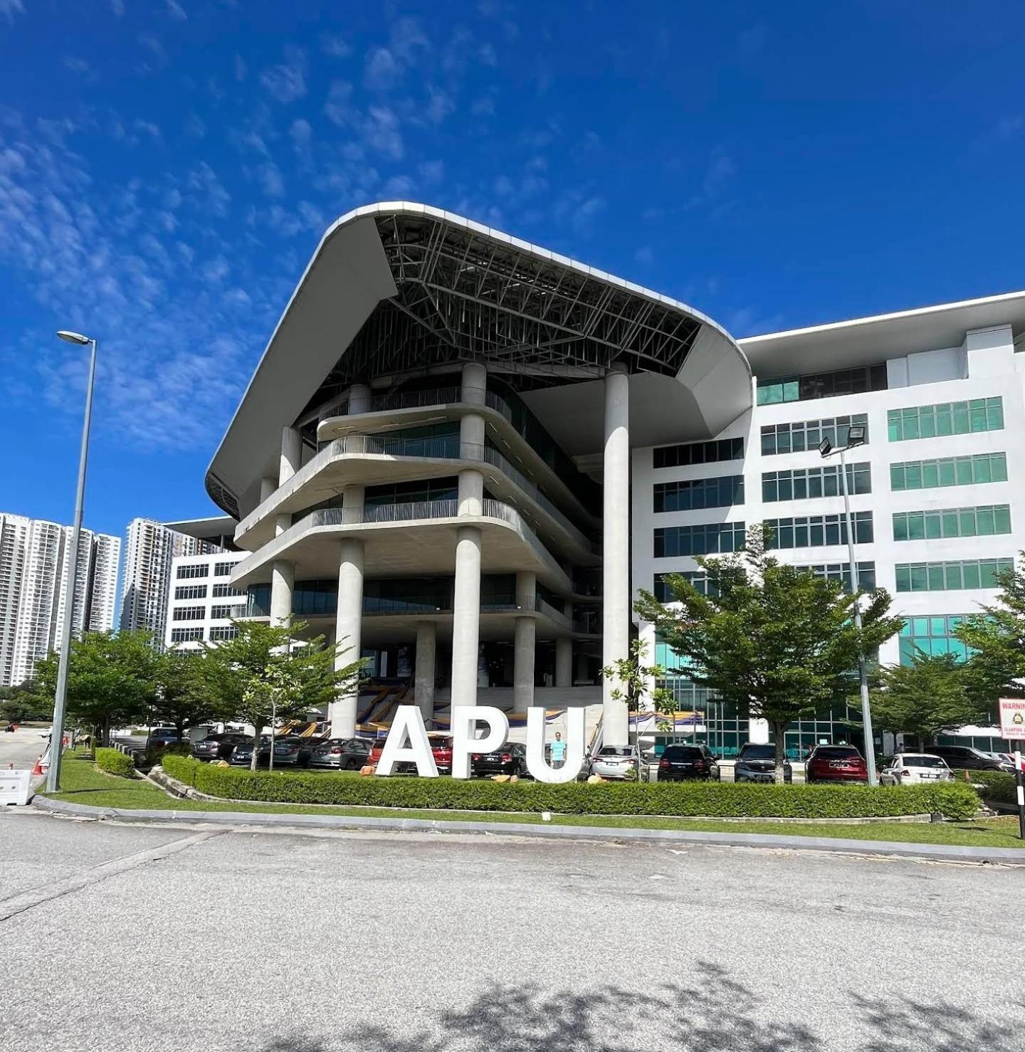 Pinnacle Sri Petaling Homestay